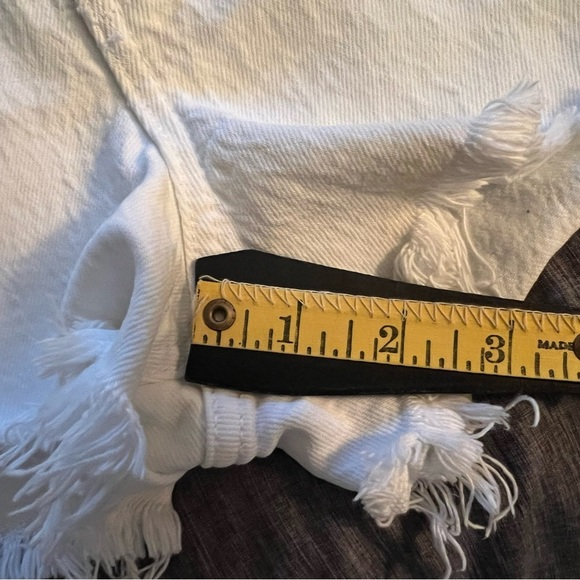 Abercrombie & Fitch High Rise The Mom Short White Denim Shorts Raw Hem sz 28 - Picture 8 of 9